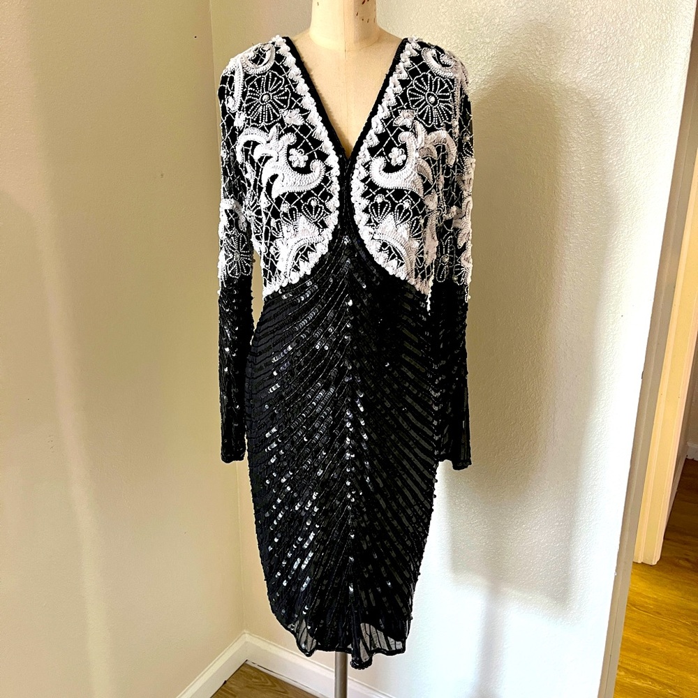 VINTAGE DRESS